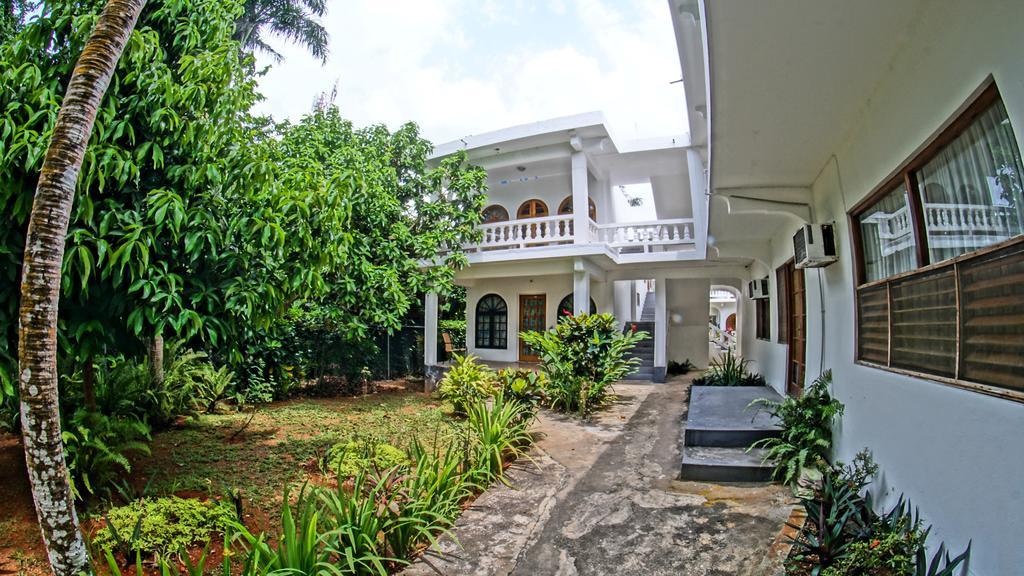 Pure Oasis Hotel 3*