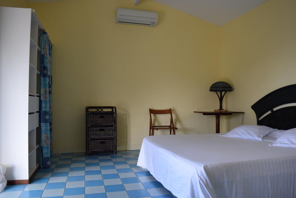 Holiday home Habitation Pineau Deshaies