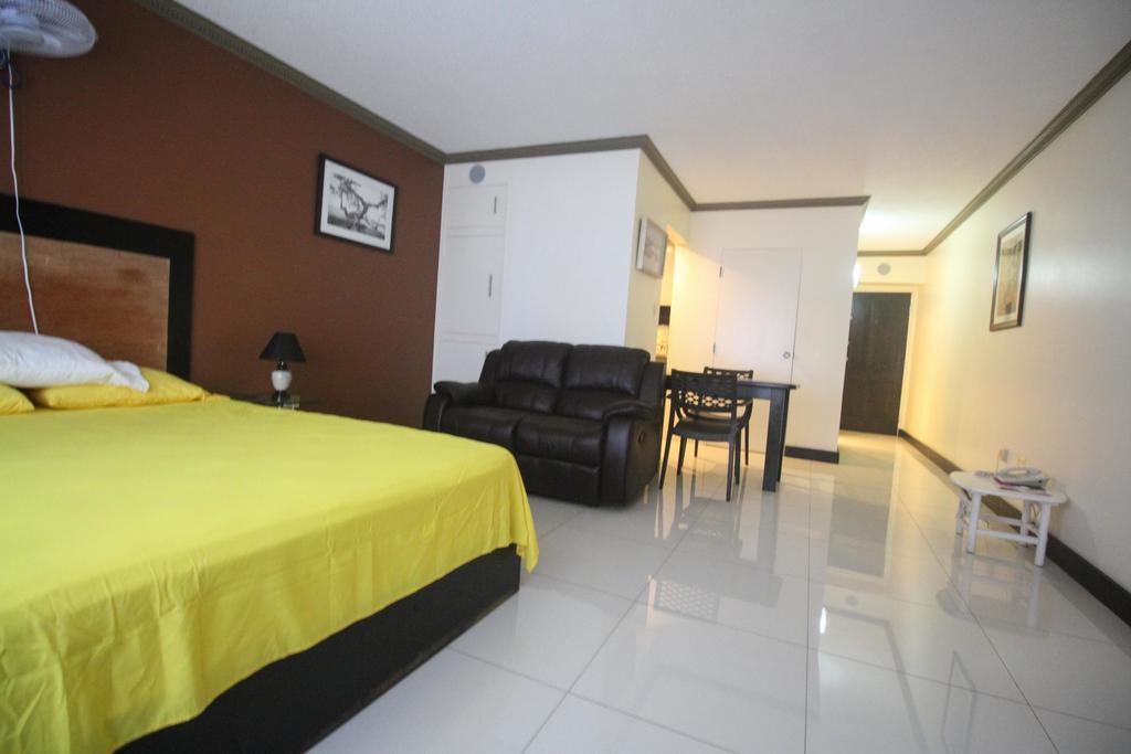 Club Hotel 3*