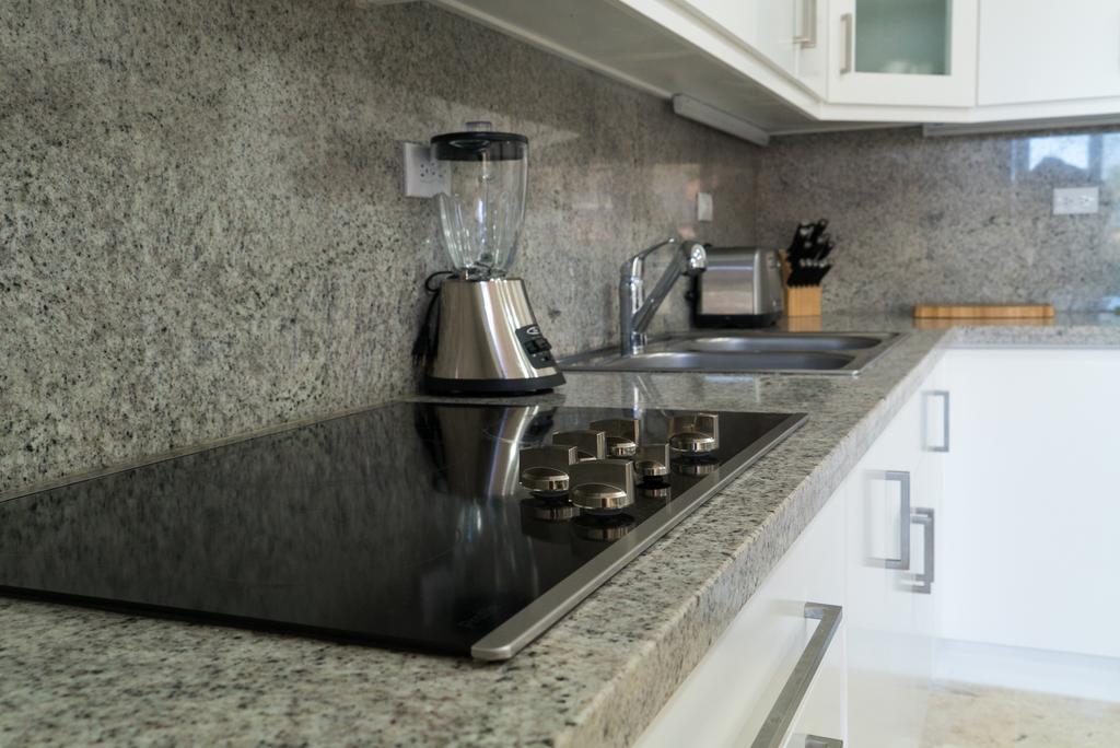 3br / 3ba Modern Paradise Loft In Gated Community W/ Daily Housekeeping *