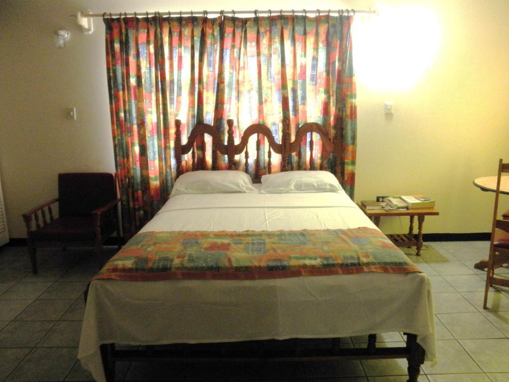 Sundeck Hotel 2*