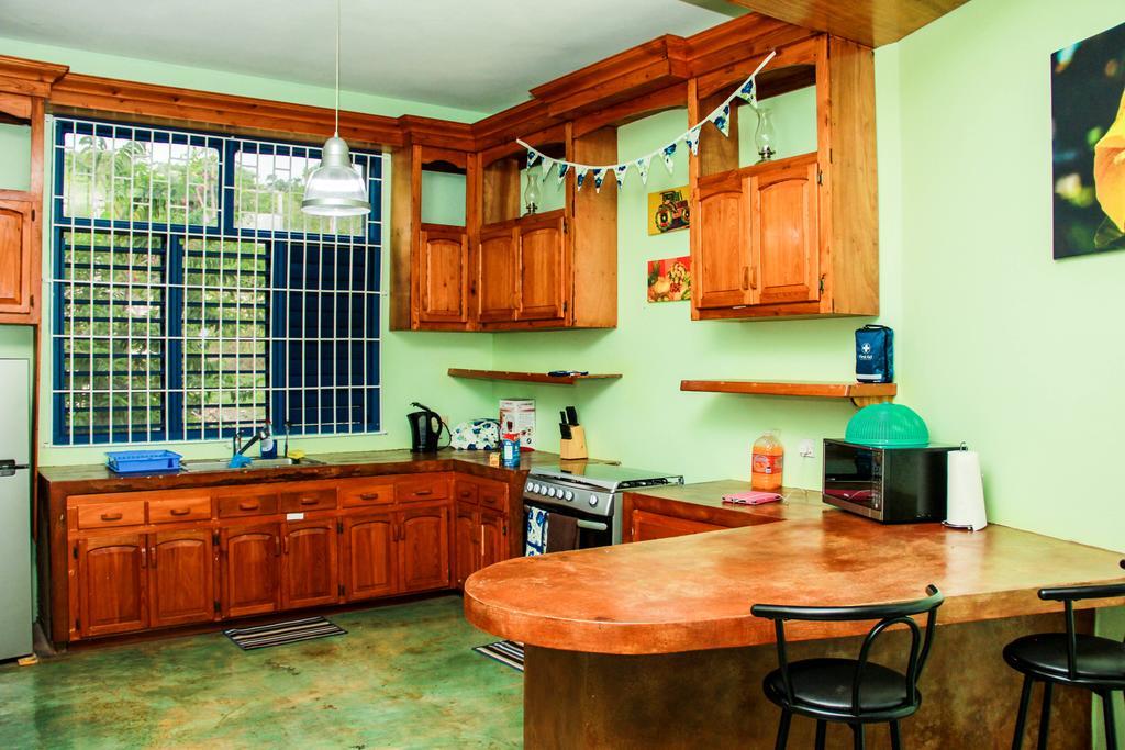 Casa de férias Sunshine Lodge: Your Away From *