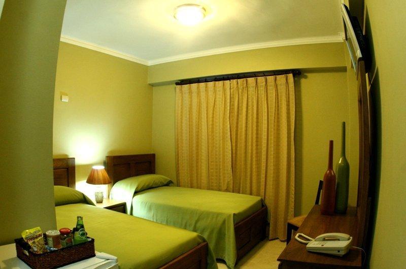 Century Plaza 3*