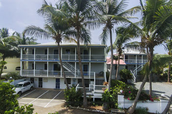 Coconut Coast Hotel 3*