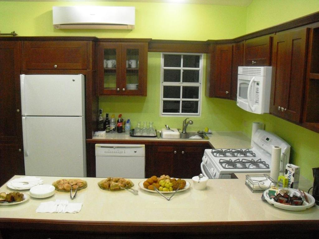 Village 2* Piarco