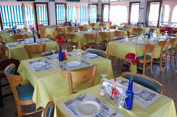 Glistening Waters Hotel 3*