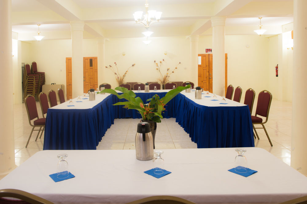 Alexandrina Hotel Kingstown