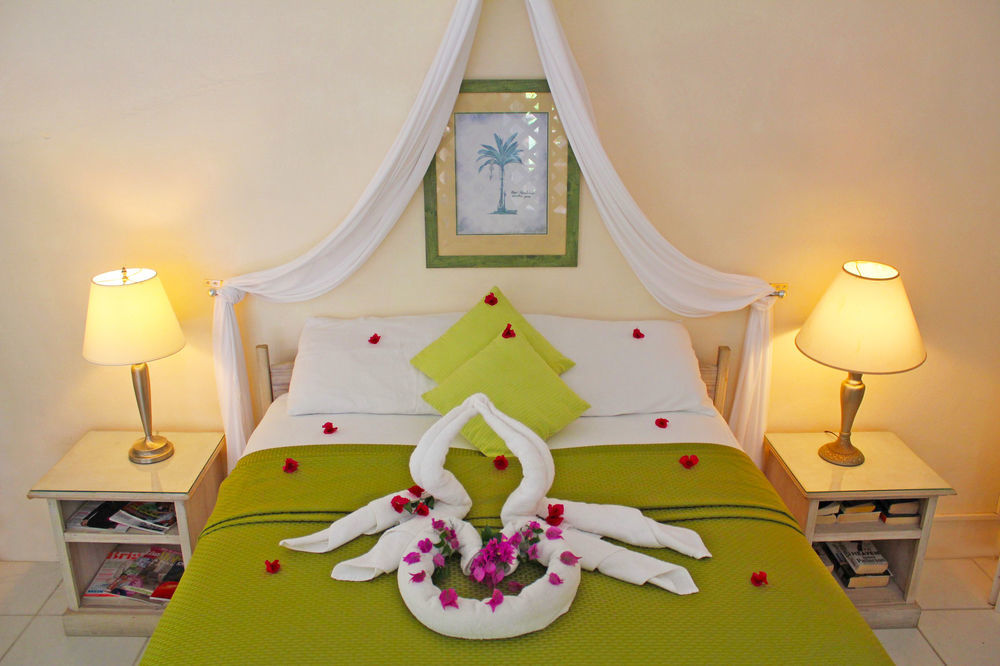 Hibiscus Heights 3*