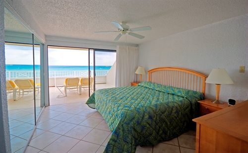 #207 Sunset Cove Seven Mile * George Town