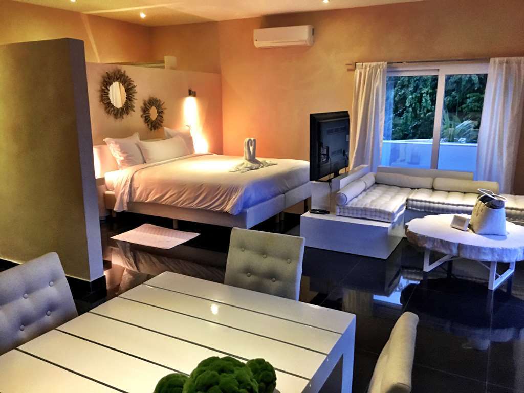 Casa-22 Luxury Boutique Bed & Breakfast