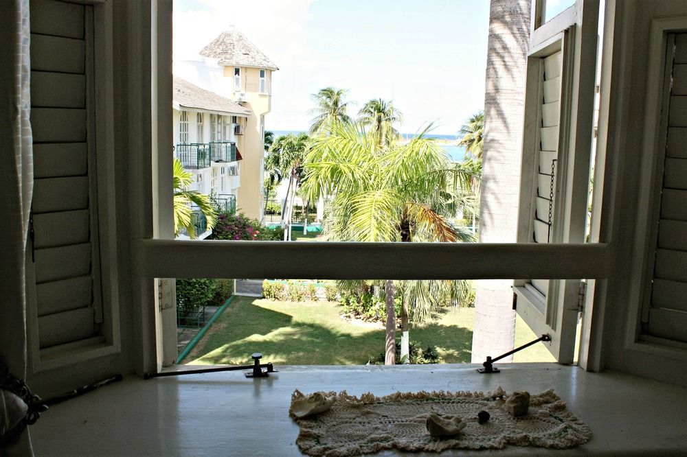 Private Two Bedroom A31 Sandcastle Apartment