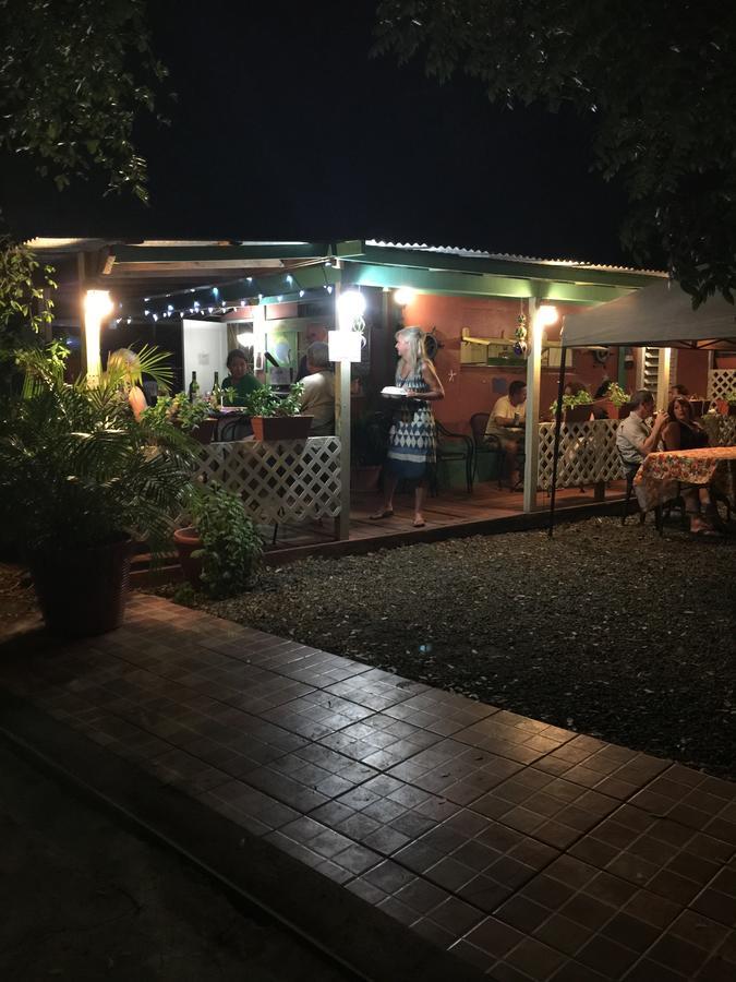Naniqui - Only Adults -parking Golf Car Only Guest house Isla Culebra