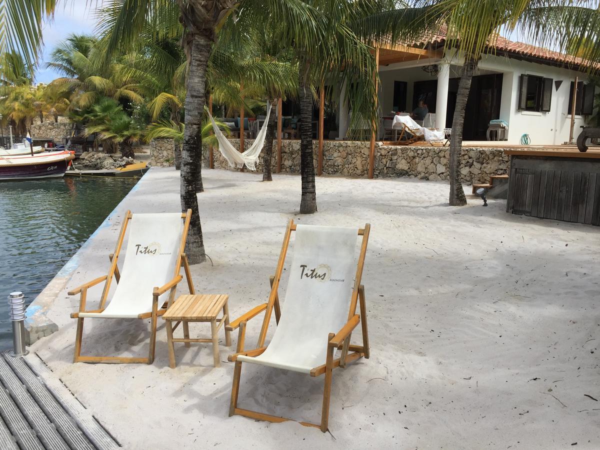 Titus * Kralendijk (Bonaire)