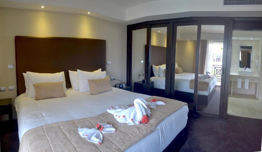 Savoy Boutique 4*