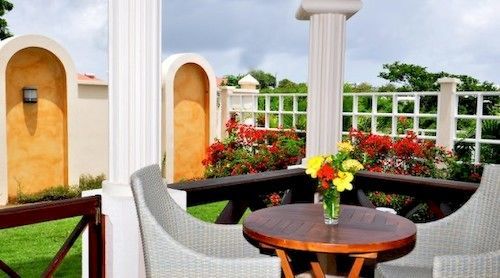Mandela Court Aparthotel 4*