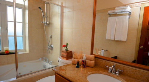 Mandela Court Aparthotel 4*