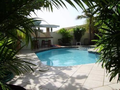 Palm Beach Vacation Villa Tanki Leendert