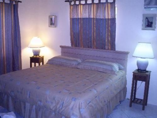 Villa Palm Beach Vacation Tanki Leendert
