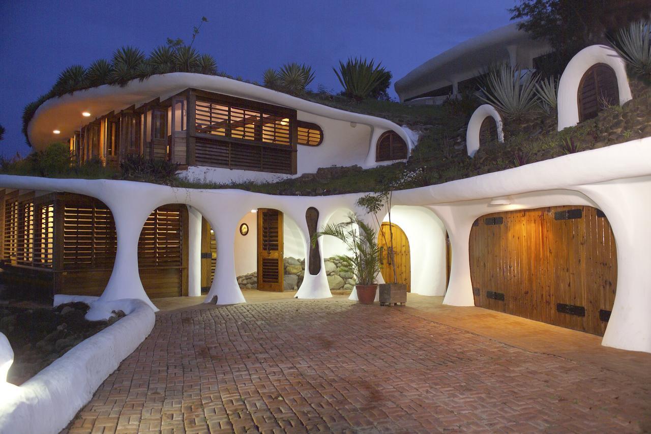 Hotel Mount Hartman Bay Estate 5*