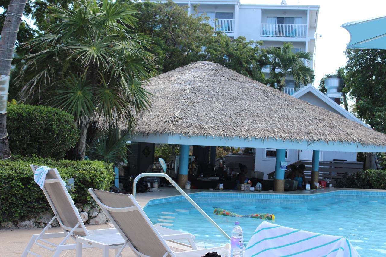 Apartment #207 Sunset Cove Seven Mile George Town