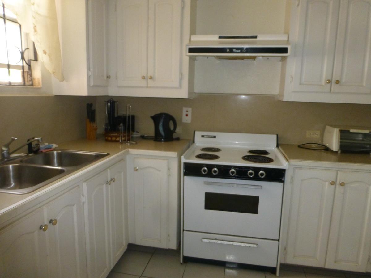Hastings Central 3d Studio Apt Opp Beach Apartamento Bridgetown