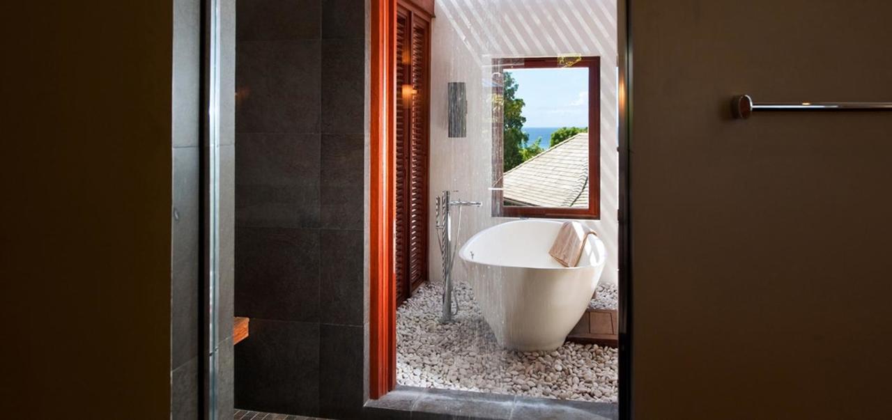 Alila Villa The Hole