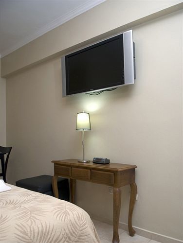Hotel Century Plaza 3*