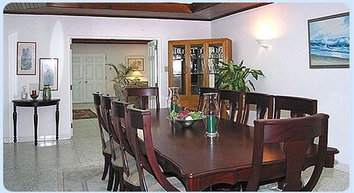 Villa Allamanda Estate *