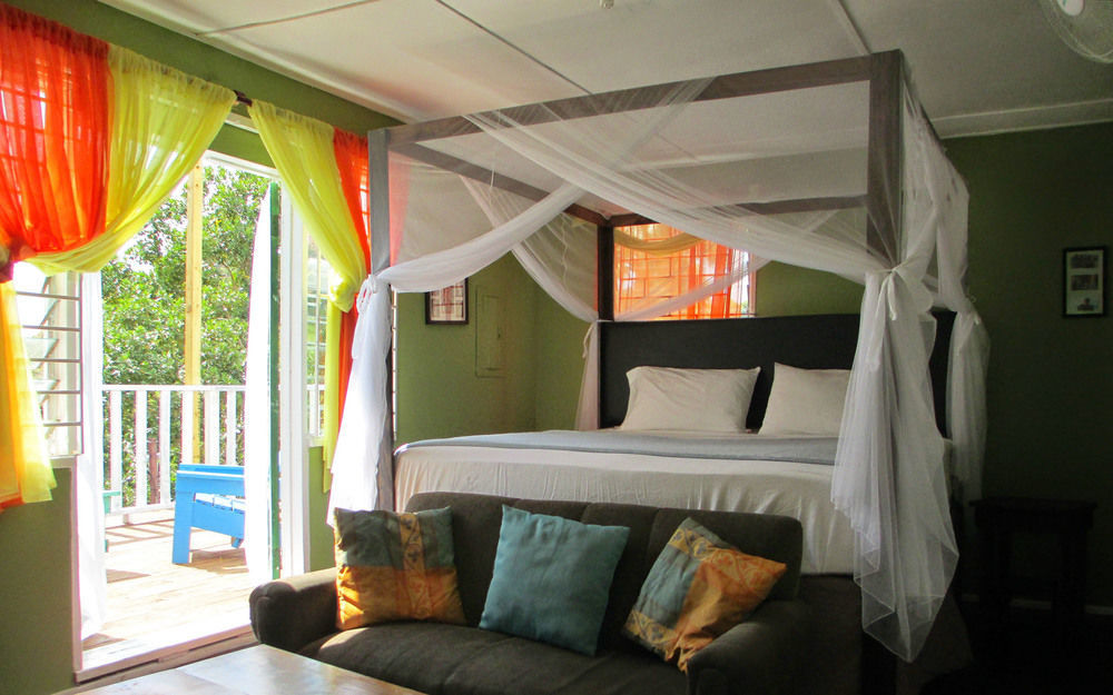 Kingsworth Bed & Breakfast 2*