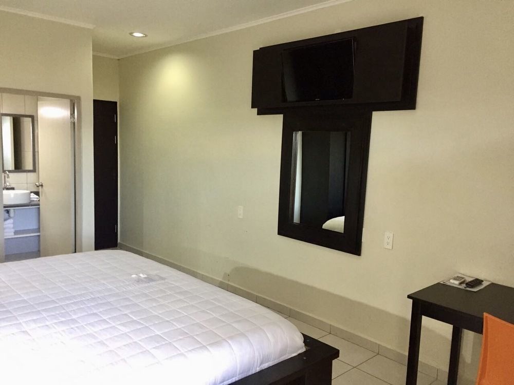 Hotel Curacao Airport