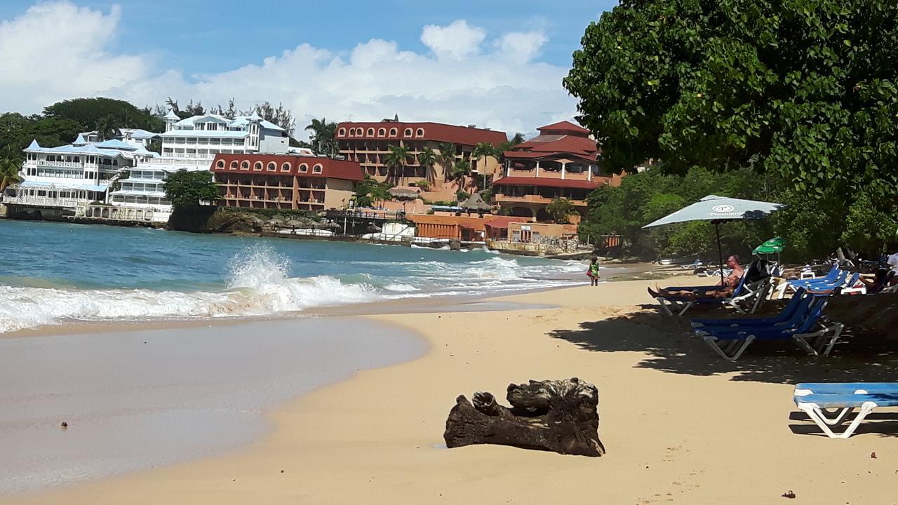 Bay Hotel