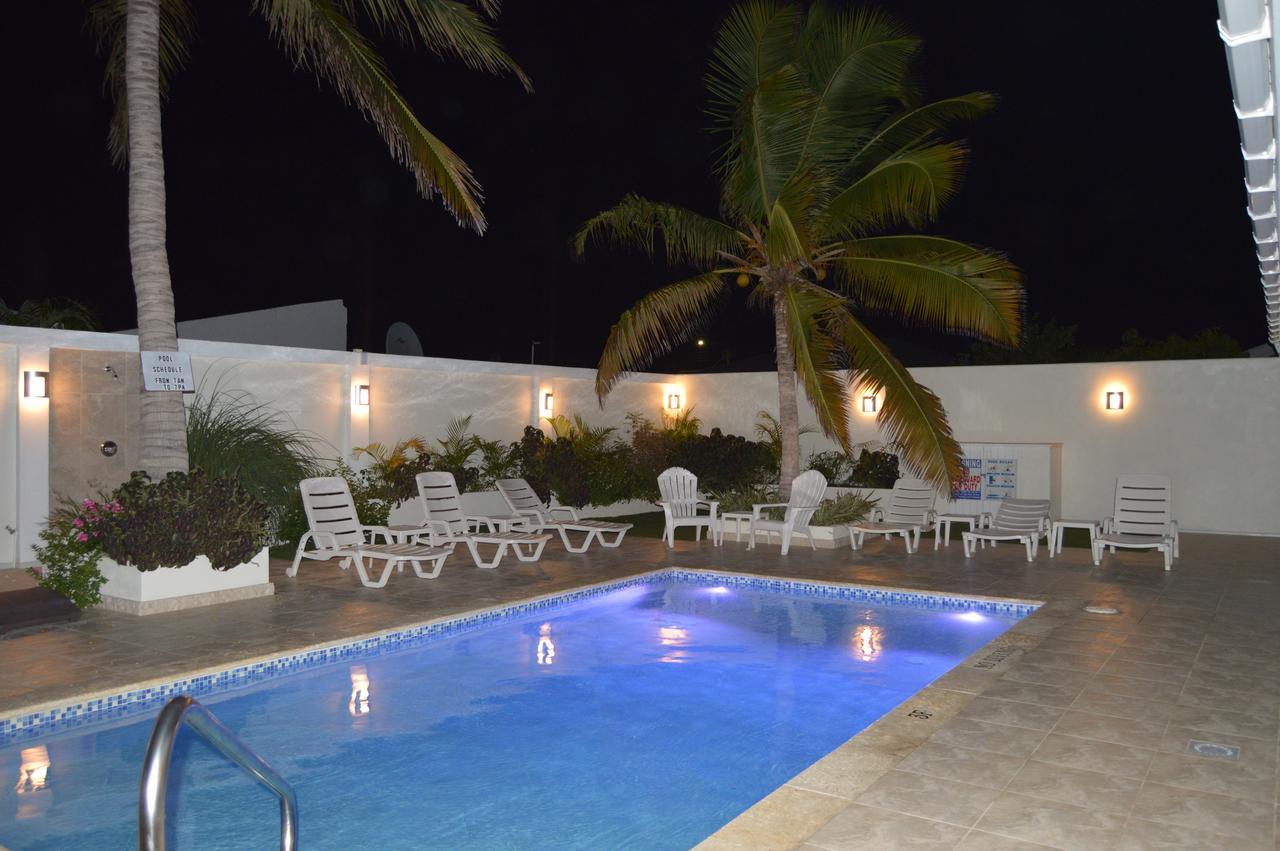 Aruba Suites Albergue Palm Beach
