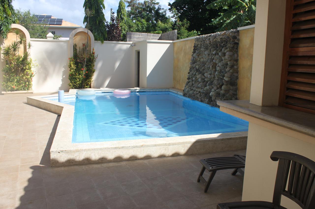 Mandela Court Aparthotel 4*