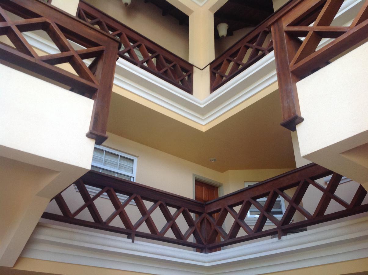 Mandela Court Aparthotel