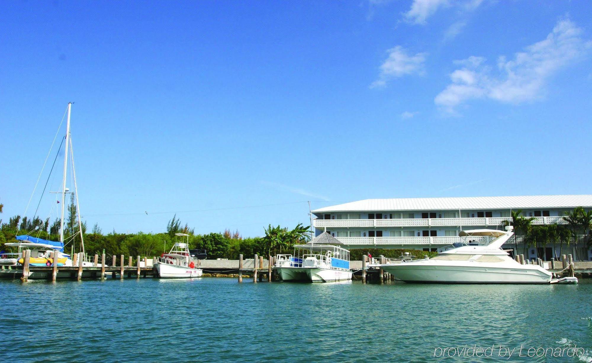 Flamingo Bay & Marina Hotel