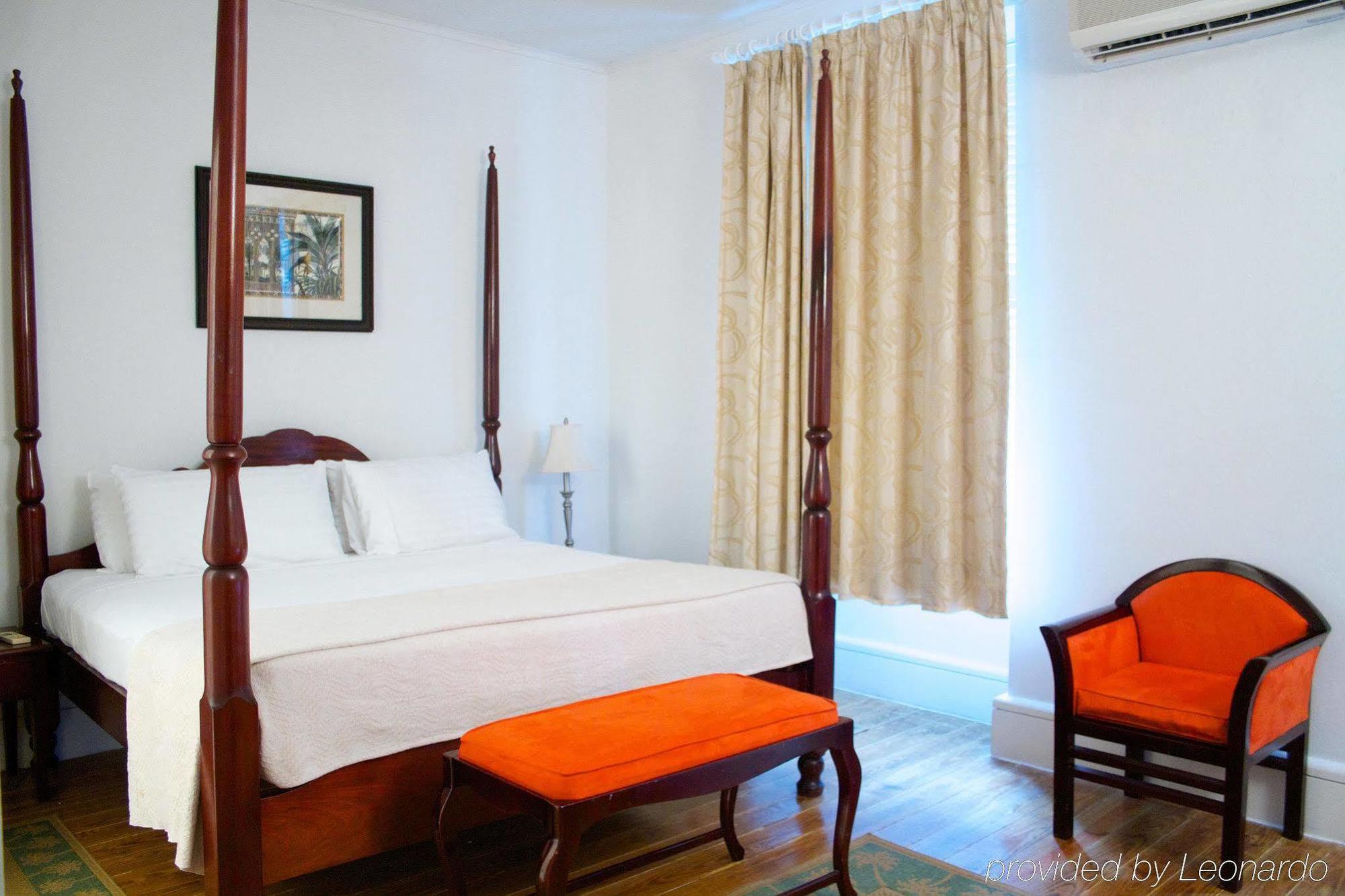Savannah Beach Hotel