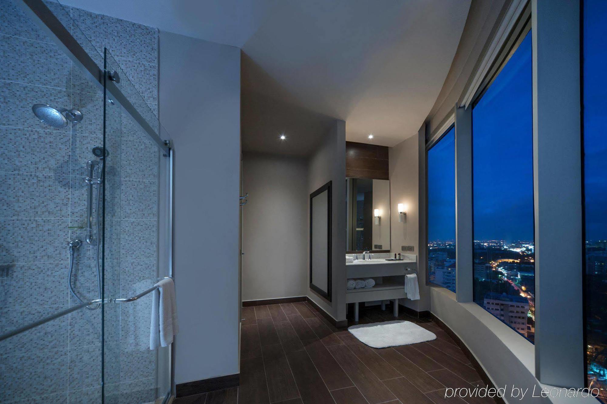 Hotel Embassy By Hilton Santo Domingo