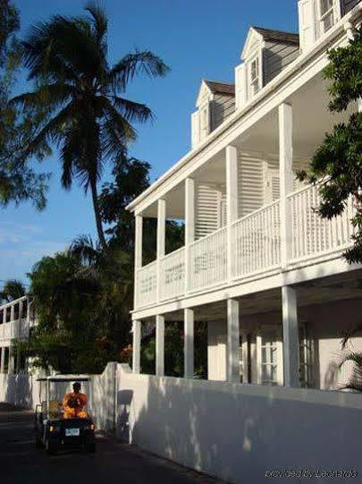 The Landing Hotel Dunmore Town