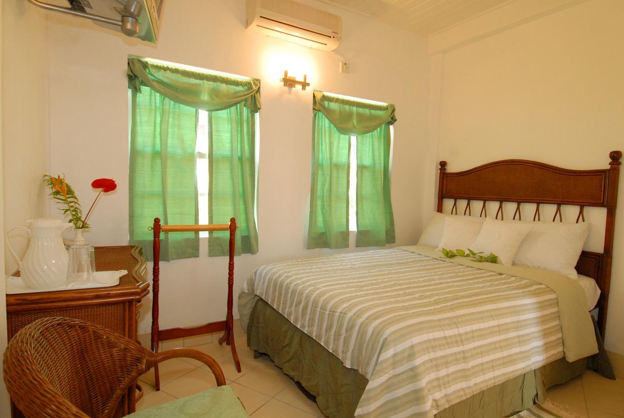 Deyna's Inn St. George's