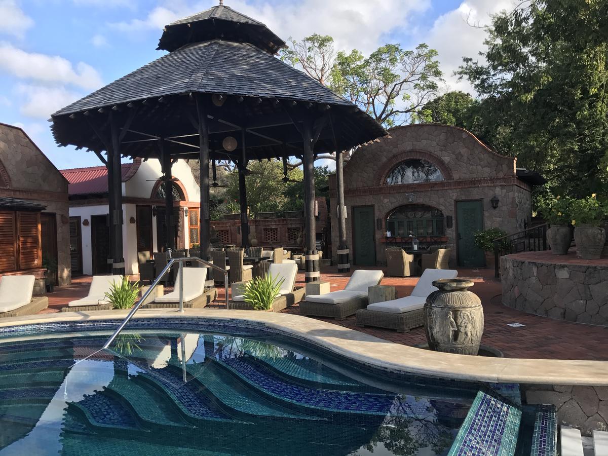 Caille Blanc & (adults Only) Bed & Breakfast Mamin