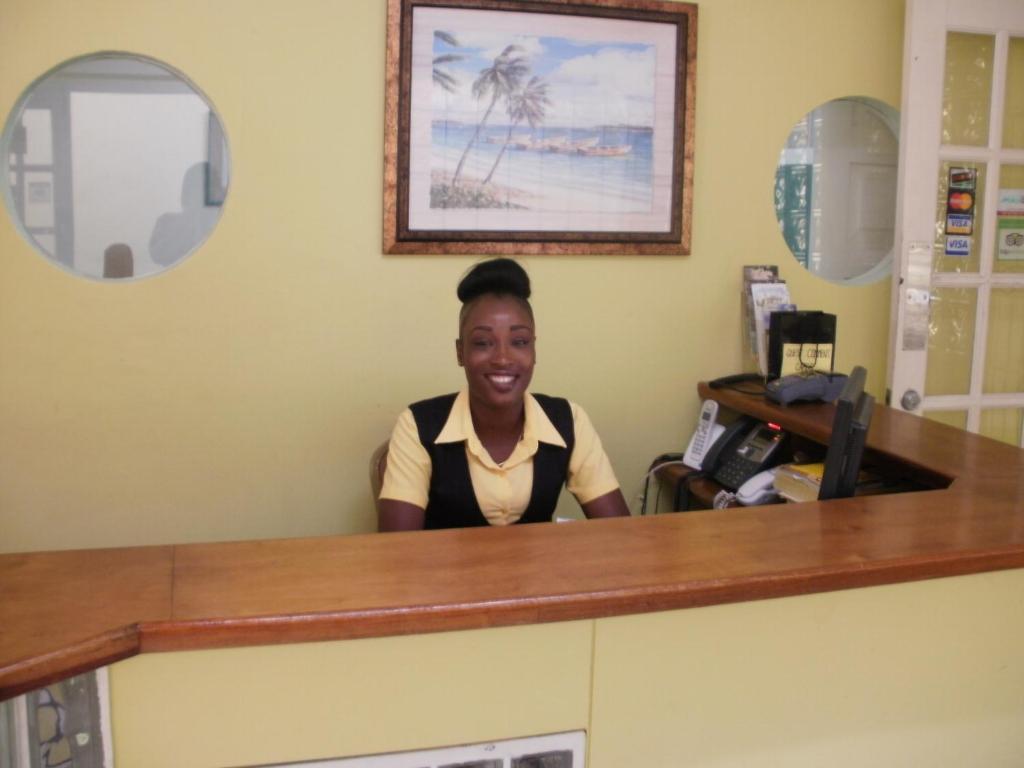 Hotel Pineapple Court 2*