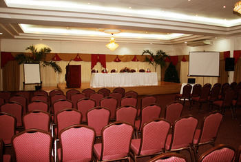 Hotel Rovanel's And Conference Centre
