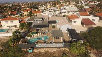 Modern Aruba Hotel 3*