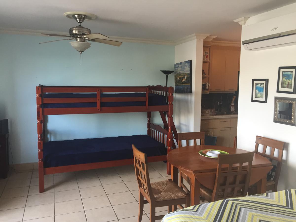 Coral Beach Beachfront Family Studio Apt. * San Juan