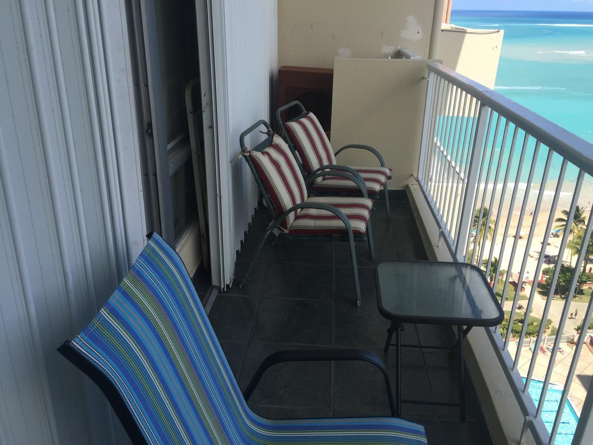 Coral Beach Beachfront Family Studio Apt. * San Juan