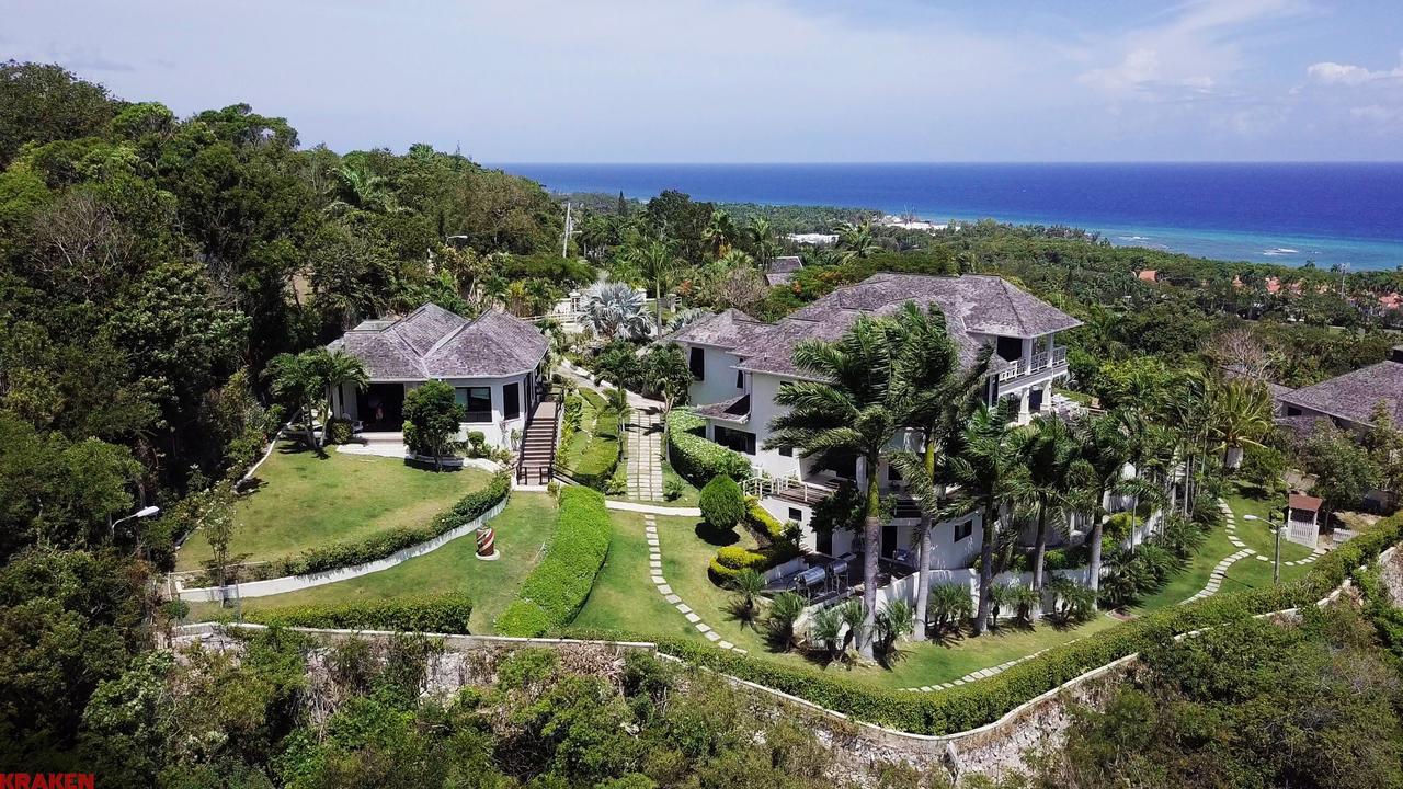 Luxury Sleeps 6, Access,
