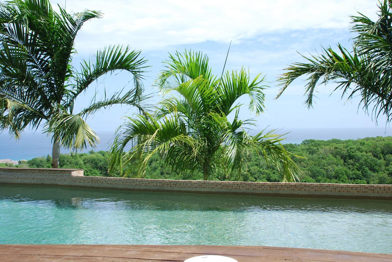 Luxury Sleeps 6, Access, Pousada