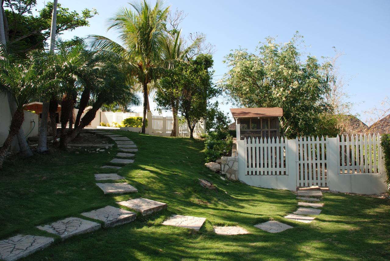 Luxury Sleeps 6, Access, Montego Bay