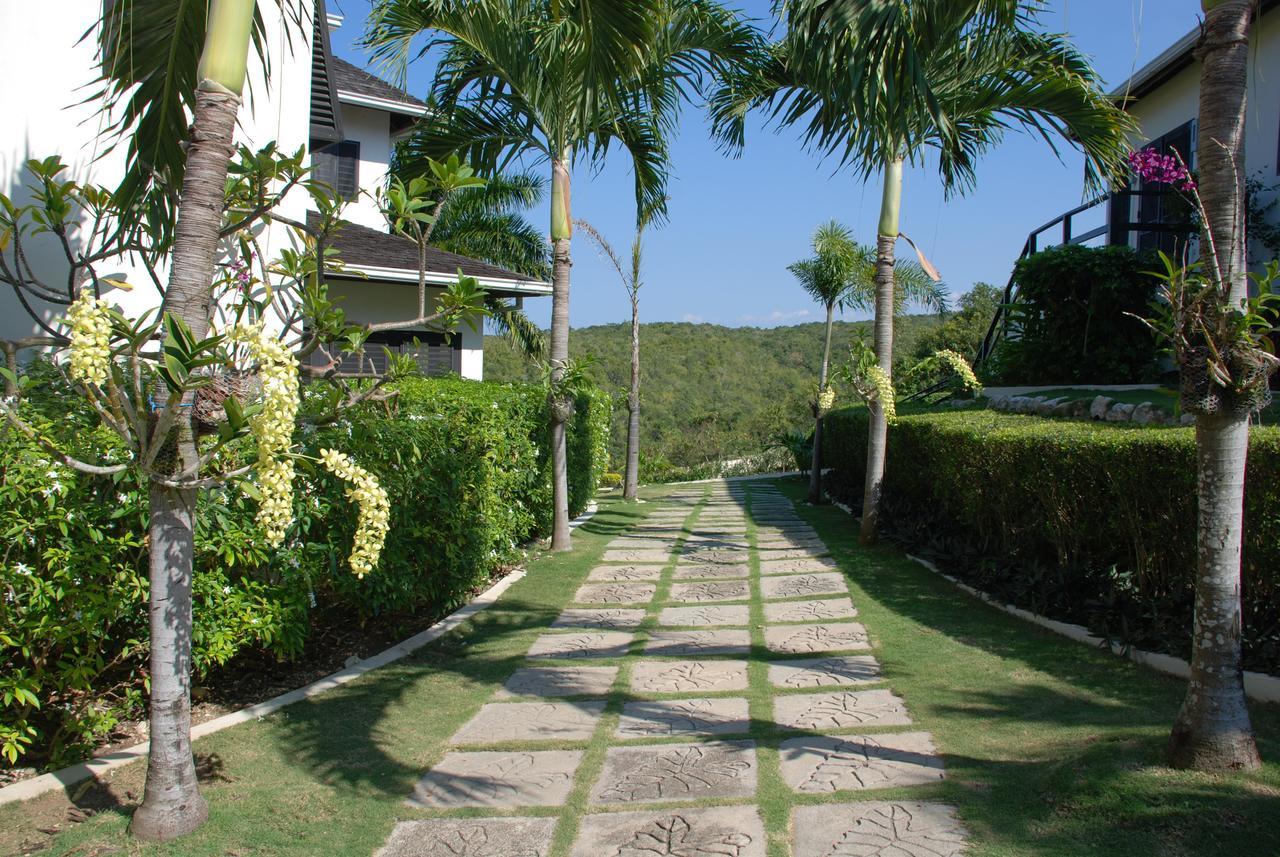 Luxury Sleeps 6, Access,