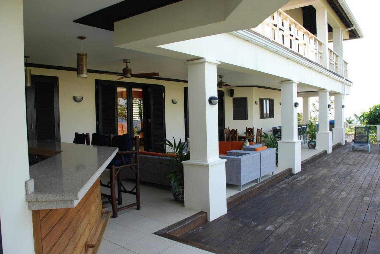 Luxury Sleeps 6, Access, *